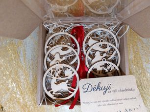 Sada dřevěných ozdob v dárkové krabici - Santa Claus