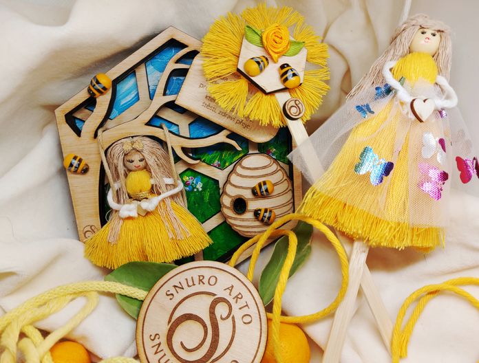 Včelí úl s makramé panenkou