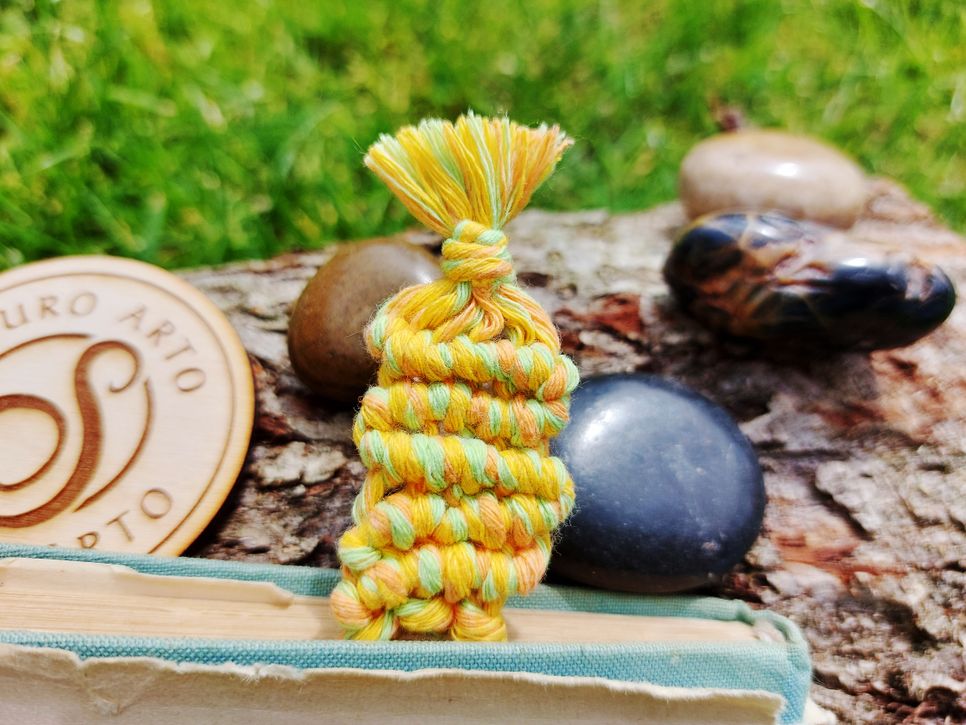 Žlutá žíhaná řady